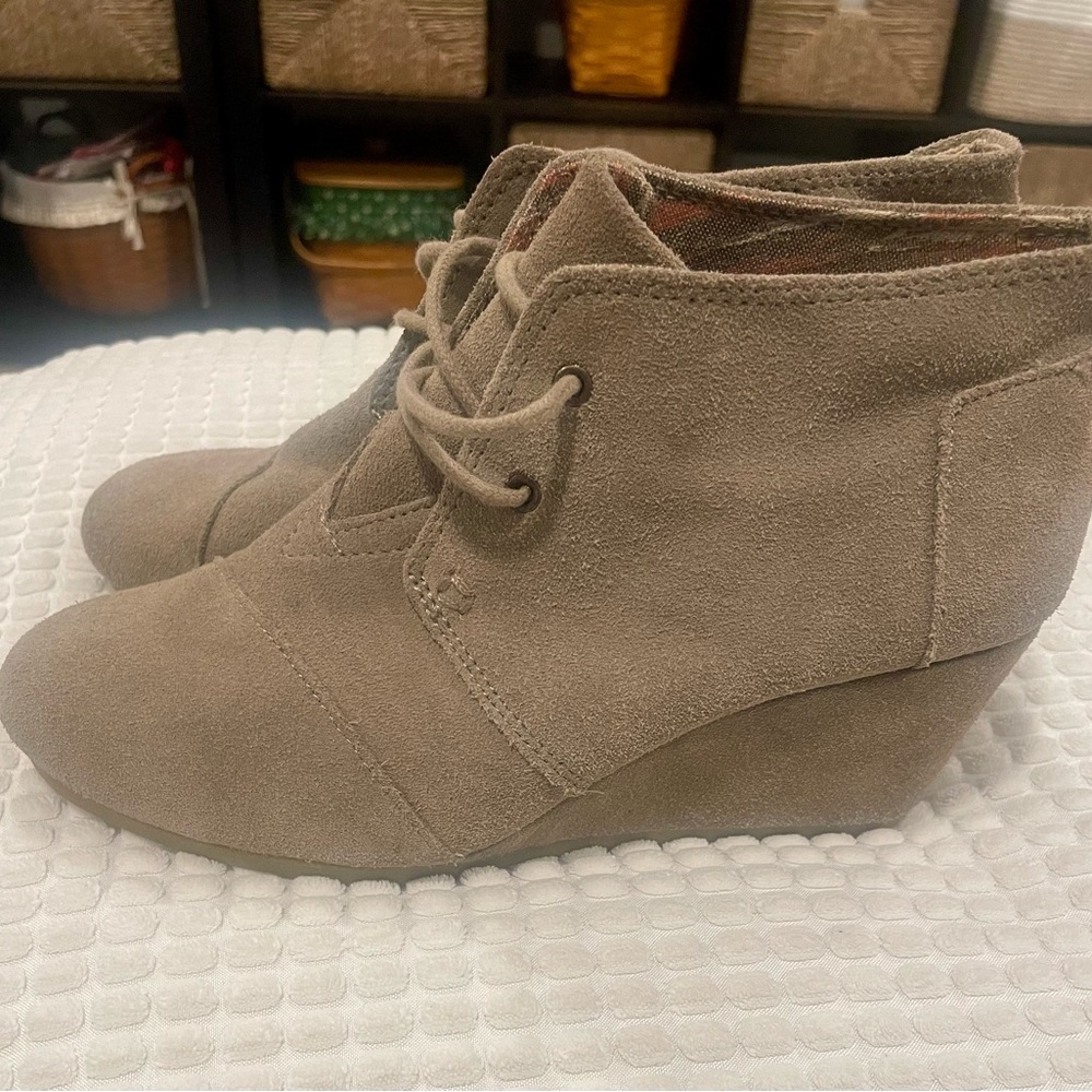 Tom’s Wedge Booties Size 7.5